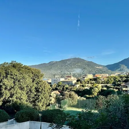 Avec Piscine Apartment