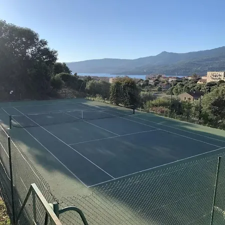 Avec Piscine Apartment *